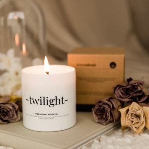 Golden Sandalwood & Oud soy candle