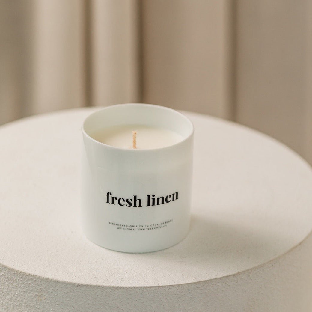 fresh laundry scented candle